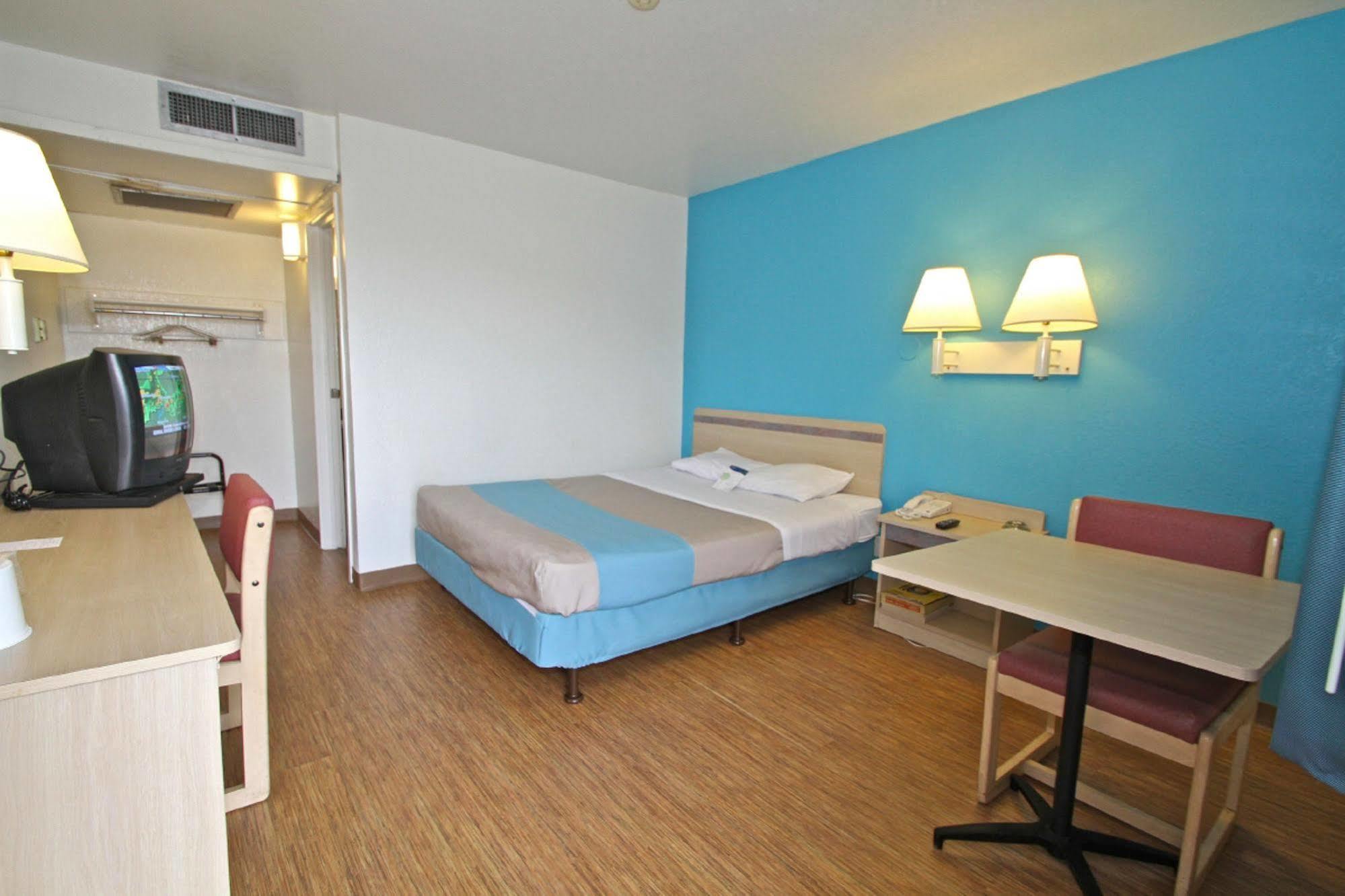 Motel 6-Sandston, Va - Richmond, Va Eksteriør billede